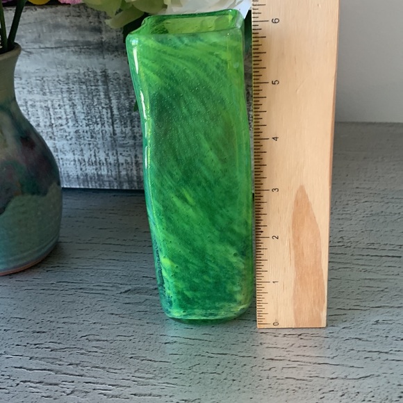 Crate & Barrel - Green Glass Cabo Bud Vase (NWT) - Picture 4 of 11